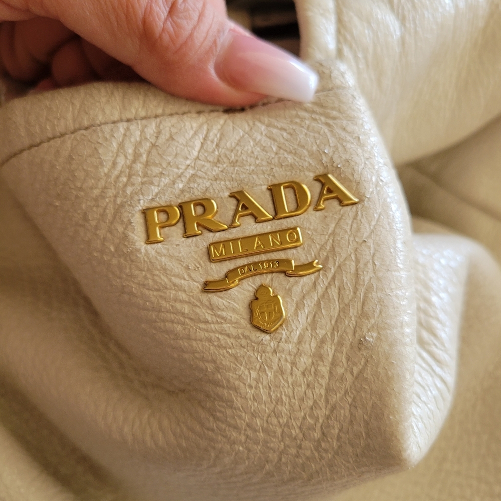 Prada | Authentic Hobo Leather Bag - Picture 5 of 16